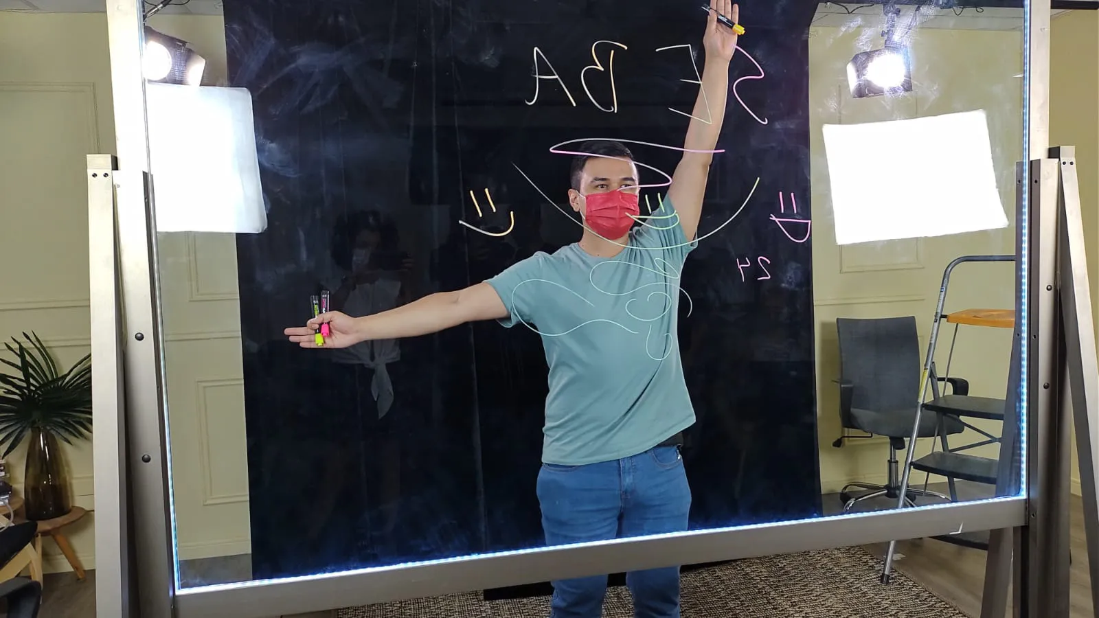 Prueba y demostración de la lightboard antes de ser entregada